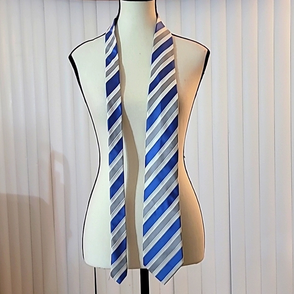 Donald Trump signature collection men's tie blue white multi-colored
